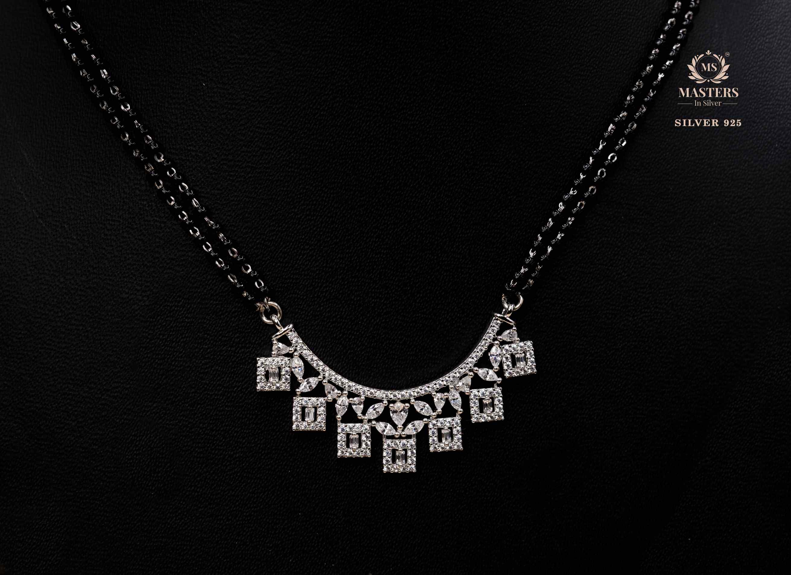 MANGALSUTRA PENDANT SHINING DIAMONDS TYPE