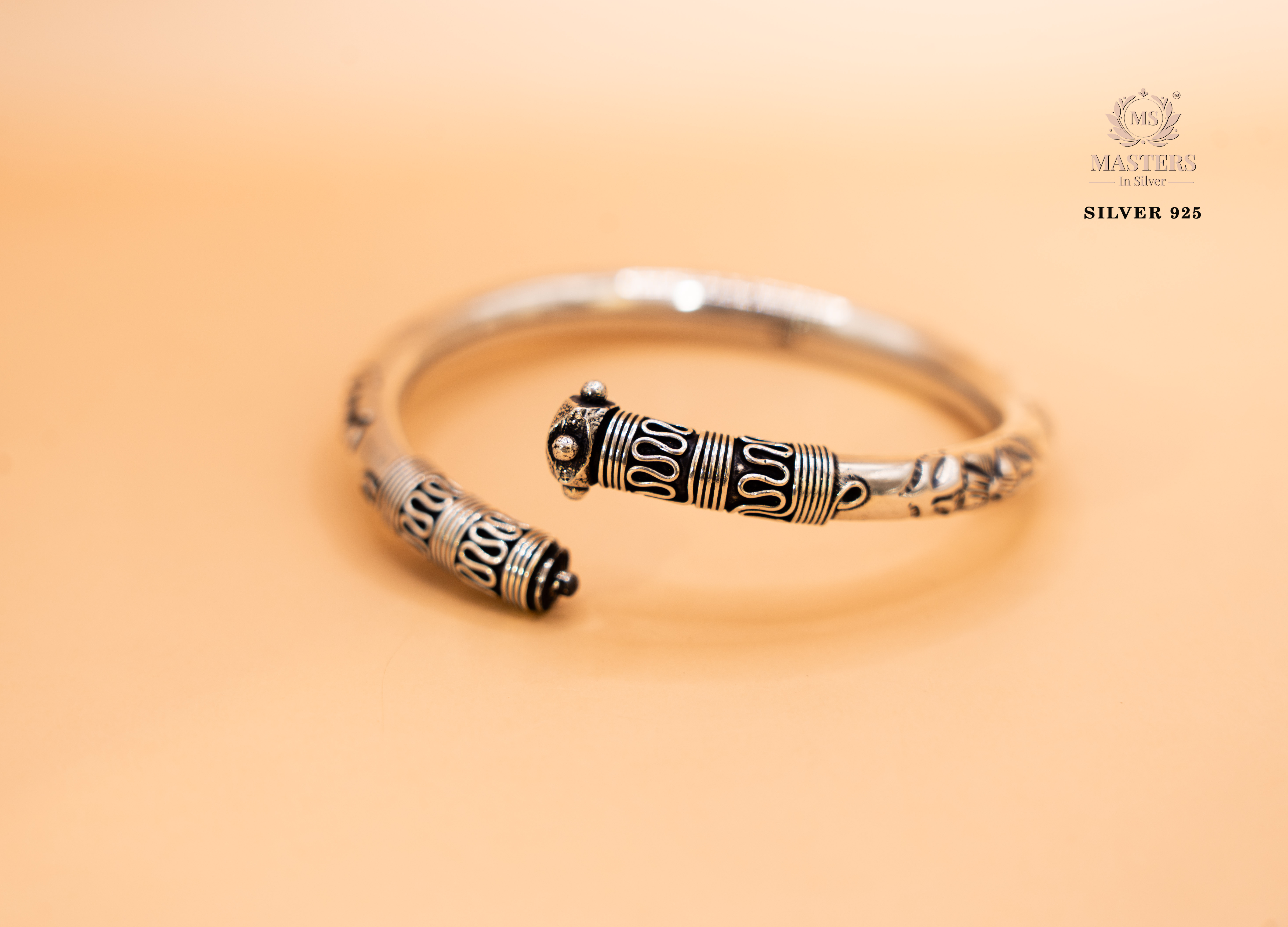 OXIDISED SILVER KADA SINGLE